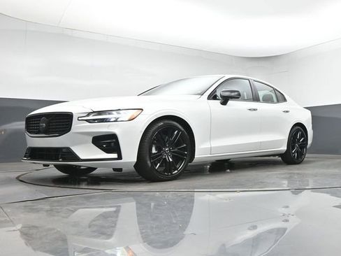Used 2024 Volvo S60 B5 Plus w/ Climate Package FWD image 39