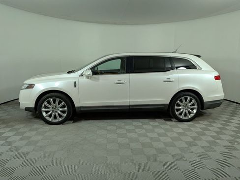 Used 2010 Lincoln MKT 2WD image 6
