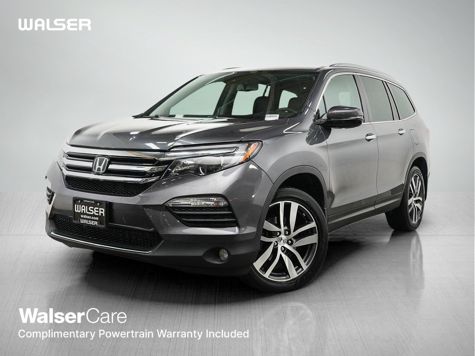 Used 2017 Honda Pilot Touring image 1