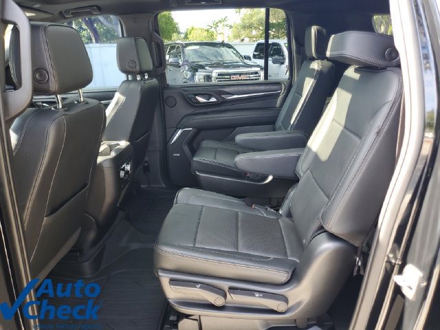 Certified 2022 GMC Yukon XL Denali w/ Denali Premium Package AWD/4WD image 13