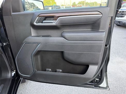 Used 2025 GMC Sierra 1500 SLT AWD/4WD image 12