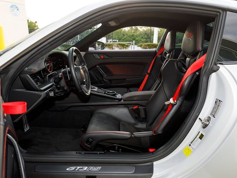 Used 2024 Porsche 911 GT3 RS RWD image 18