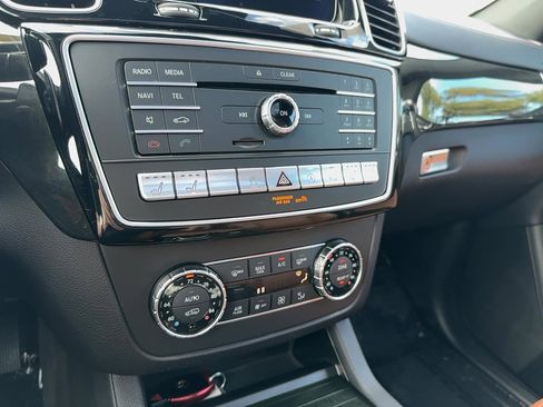 Used 2017 Mercedes-Benz GLS 550 4MATIC image 25