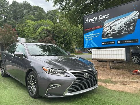 Used 2017 Lexus ES 350 w/ Luxury Package FWD image 1
