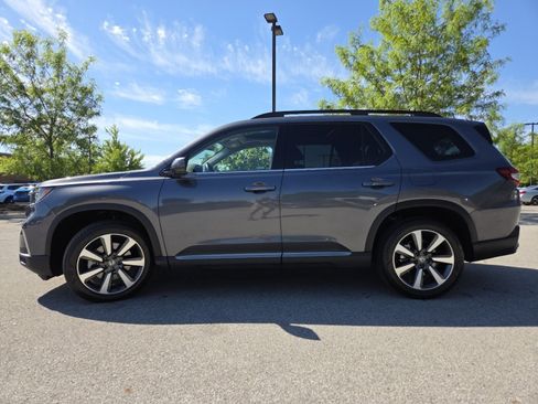 Certified 2025 Honda Pilot Elite image 23