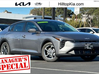 New 2025 Kia K4 LXS