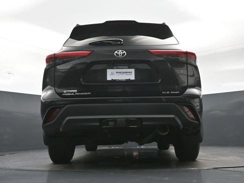 Used 2022 Toyota Highlander XLE AWD/4WD image 27