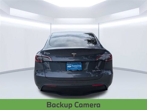 Used 2022 Tesla Model Y Long Range AWD/4WD image 5