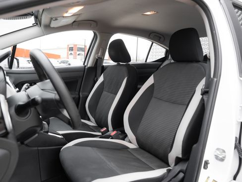 Used 2021 Nissan Versa SV image 20