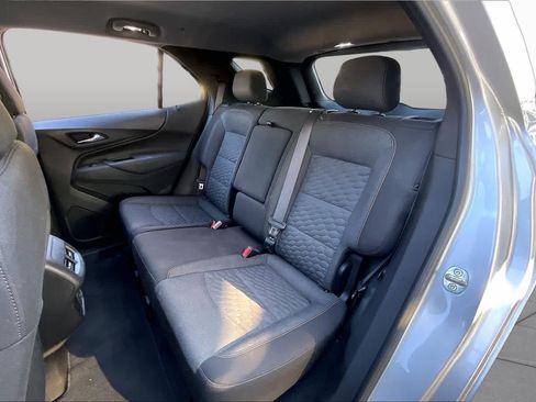 Used 2021 Chevrolet Equinox LT FWD image 18