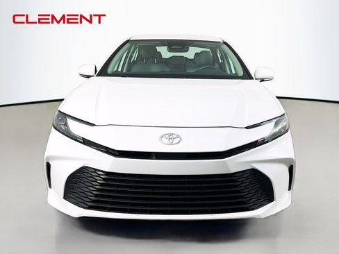 Used 2025 Toyota Camry LE w/ Convenience Package FWD image 3