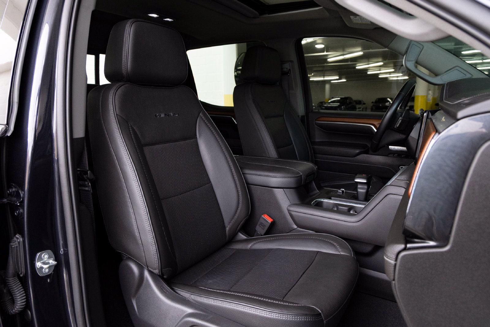 Used 2023 GMC Sierra 1500 Denali w/ Denali Reserve Package AWD/4WD image 32