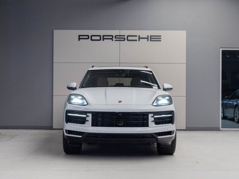 Certified 2026 Porsche Cayenne image 10