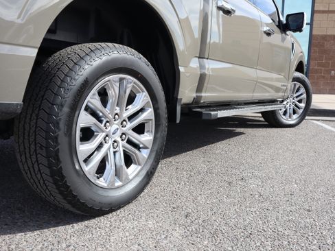 Used 2025 Ford F150 Lariat w/ Equipment Group 501A Mid image 11