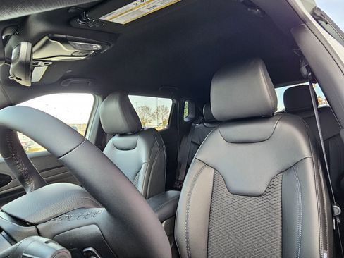 New 2026 Jeep Compass Latitude image 20