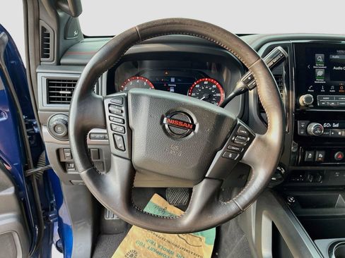 Used 2021 Nissan Titan PRO-4X w/ Pro-4x Convenience Package AWD/4WD image 11