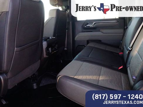 Used 2025 Chevrolet Silverado 2500 ZR2 w/ Technology Package AWD/4WD image 20