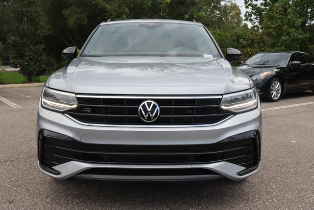 Certified 2023 Volkswagen Tiguan SE R-Line FWD image 3
