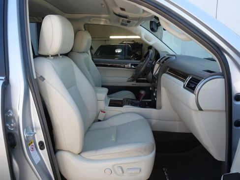 Used 2017 Lexus GX 460 Luxury image 19