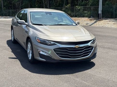 Used 2025 Chevrolet Malibu LT FWD image 1