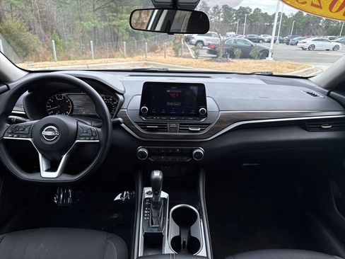 Used 2023 Nissan Altima 2.5 SV image 16