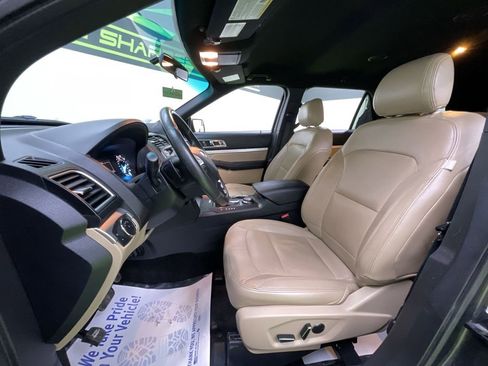 Used 2016 Ford Explorer XLT image 18