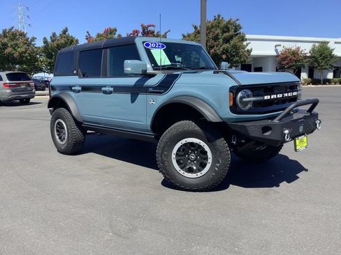 Used 2022 Ford Bronco Outer Banks w/ Sasquatch Package AWD/4WD image 2