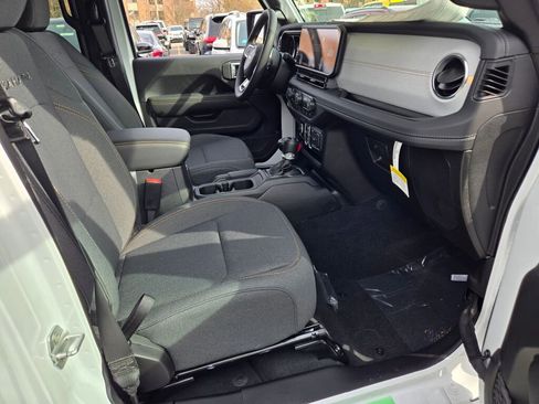 Used 2024 Jeep Wrangler Sahara w/ Safety Group image 6