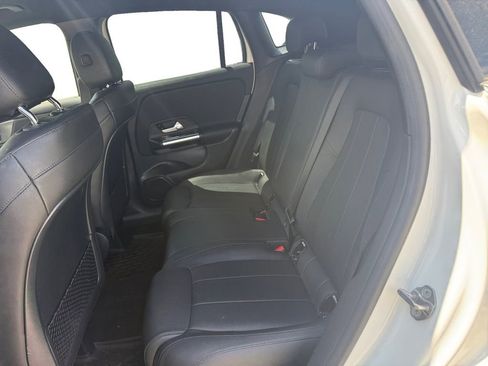 Used 2021 Mercedes-Benz GLA 250 image 13