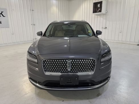 Used 2022 Lincoln Nautilus FWD w/ Premium Package image 8