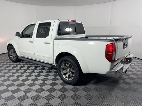 Used 2017 Nissan Frontier SL w/ Moonroof Package image 3