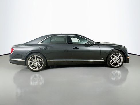 Used 2022 Bentley Flying Spur V8 AWD/4WD image 4