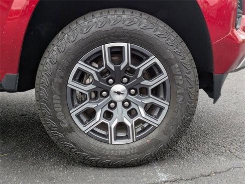 Used 2023 Chevrolet Colorado Z71 w/ Z71 Convenience Package 2 image 11