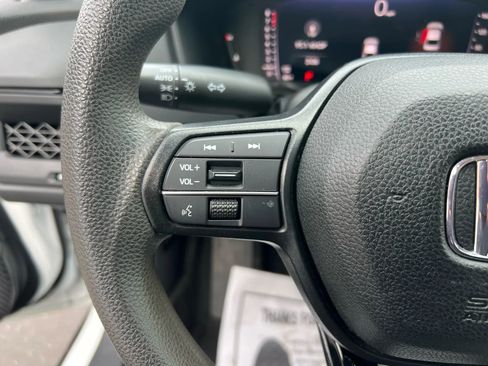 Used 2023 Honda Accord EX image 17