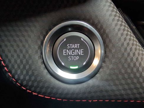 Used 2025 Chevrolet Equinox RS w/ Safety and Technology Package FWD image 17