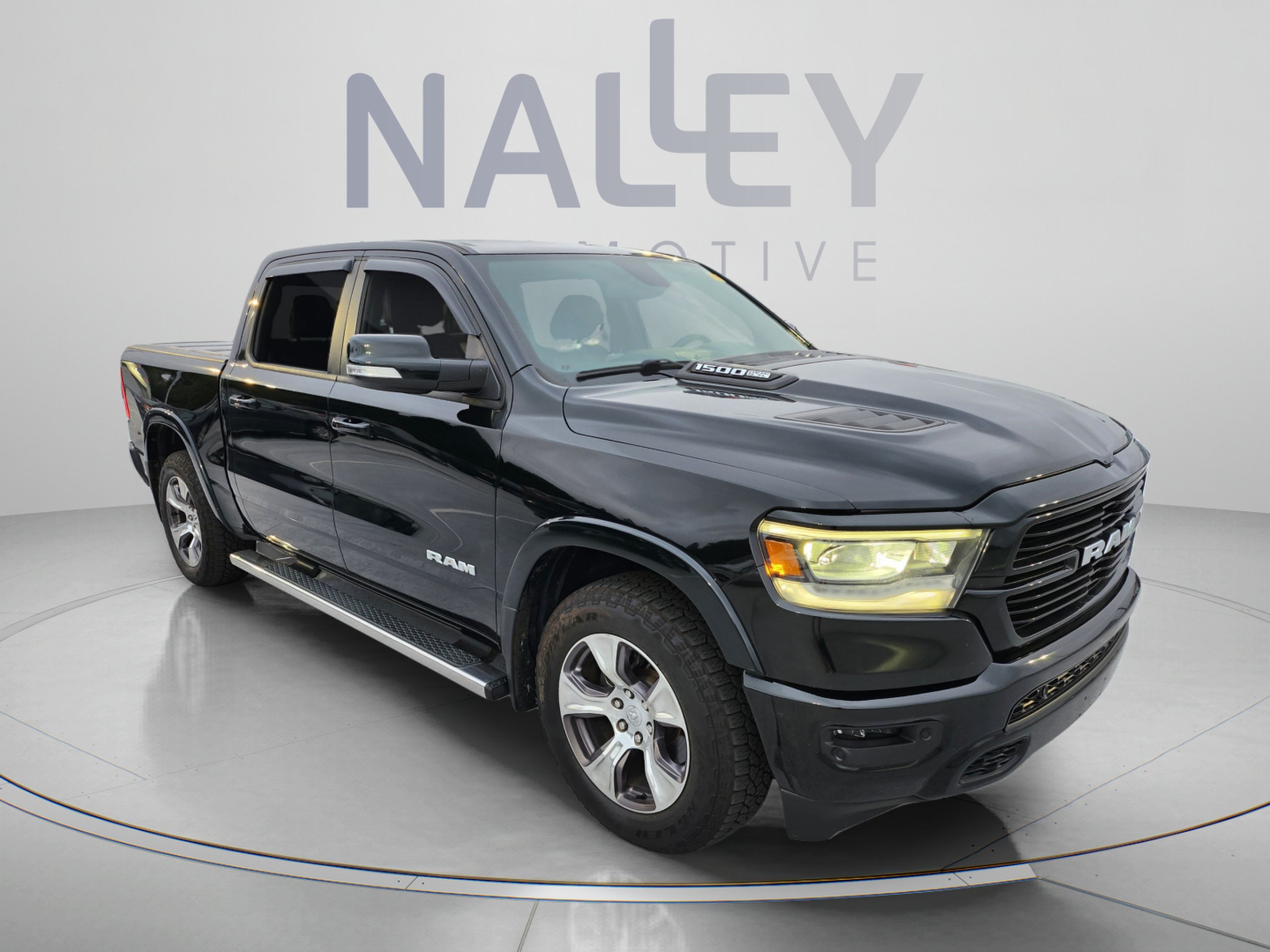 Used 2019 RAM 1500 Laramie w/ Sport Appearance Package AWD/4WD image 7