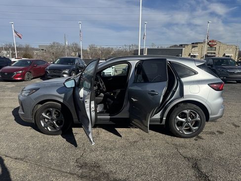 Used 2023 Ford Escape ST-Line image 4