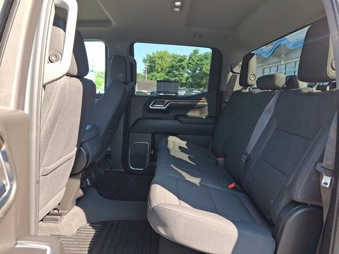 Used 2024 Chevrolet Silverado 1500 LT AWD/4WD image 10