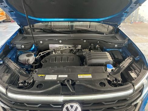 Used 2024 Volkswagen Atlas Cross Sport SE w/ Panoramic Sunroof Package FWD image 30