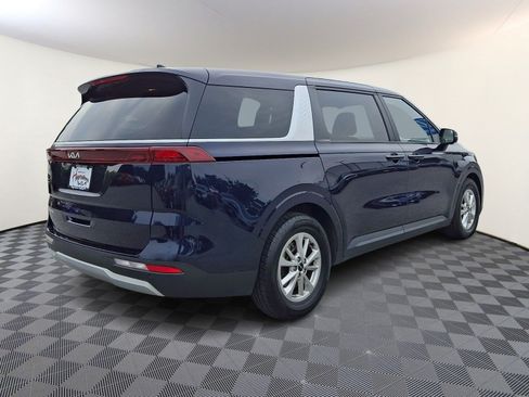 Used 2023 Kia Carnival LX FWD image 6