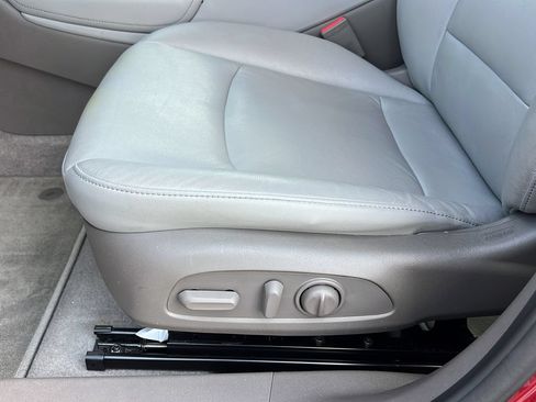Used 2018 Chevrolet Malibu LT w/ Leather Package FWD image 15