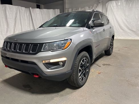 Used 2020 Jeep Compass Trailhawk AWD/4WD image 3