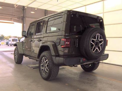 Used 2024 Jeep Wrangler Sahara image 5