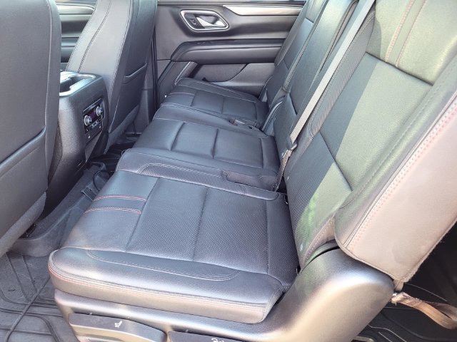 Used 2023 Chevrolet Suburban RST w/ Sport Performance Package AWD/4WD image 12