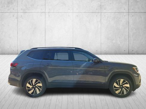 Used 2026 Volkswagen Atlas SE FWD image 6