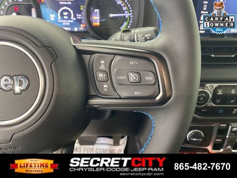 Used 2024 Jeep Wrangler Unlimited Rubicon 4xe w/ Technology Group AWD/4WD image 15