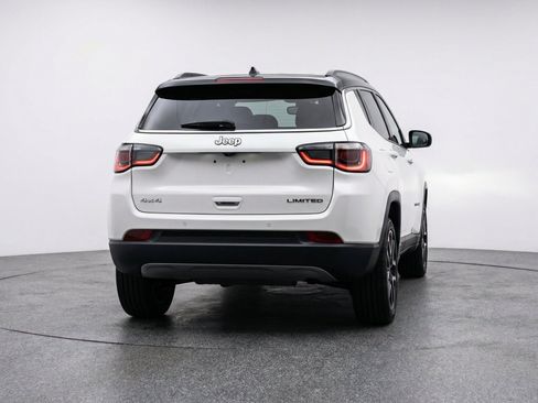Used 2025 Jeep Compass Limited AWD/4WD image 7