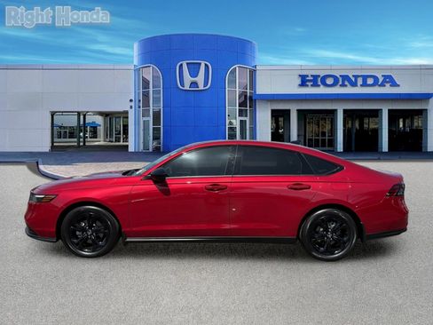 Certified 2025 Honda Accord SE image 4