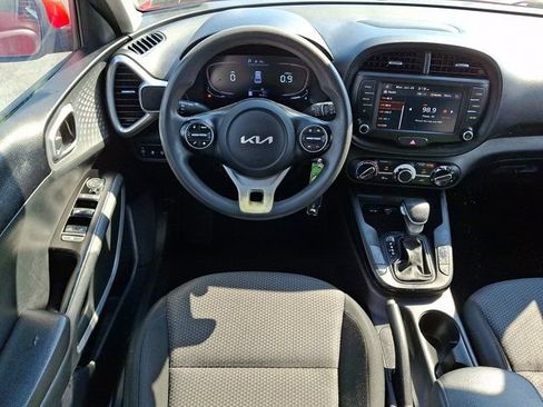 Used 2023 Kia Soul LX w/ LX Technology Package FWD image 14