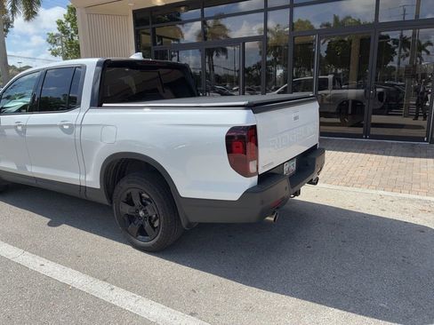 Used 2024 Honda Ridgeline Black Edition image 7